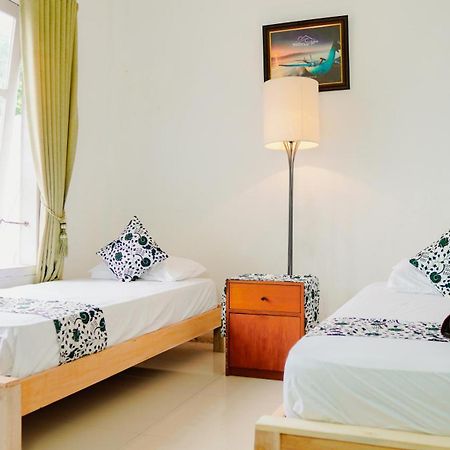 Dormitory Tourism Sritanjung Banyuwangi By Gajahsora Management 外观 照片