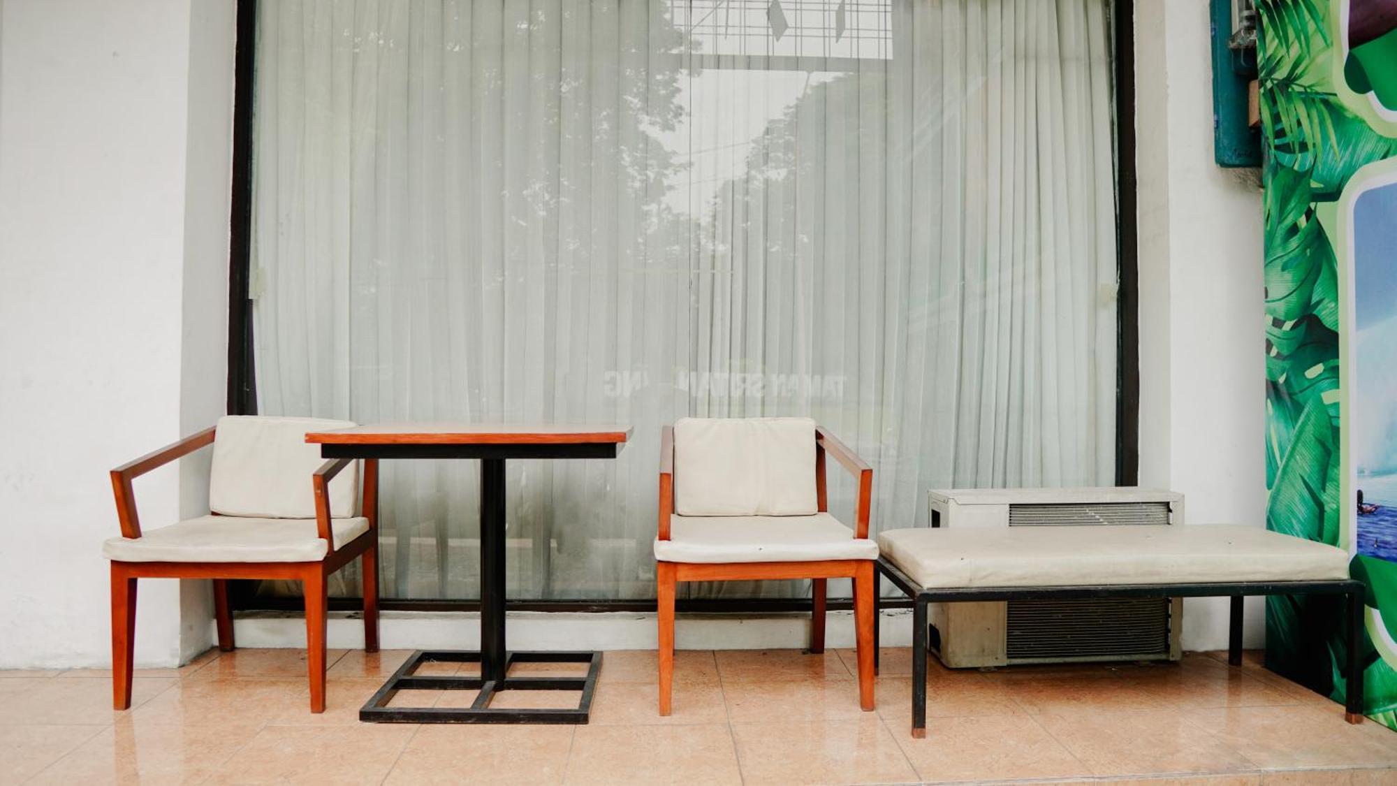 Dormitory Tourism Sritanjung Banyuwangi By Gajahsora Management 外观 照片