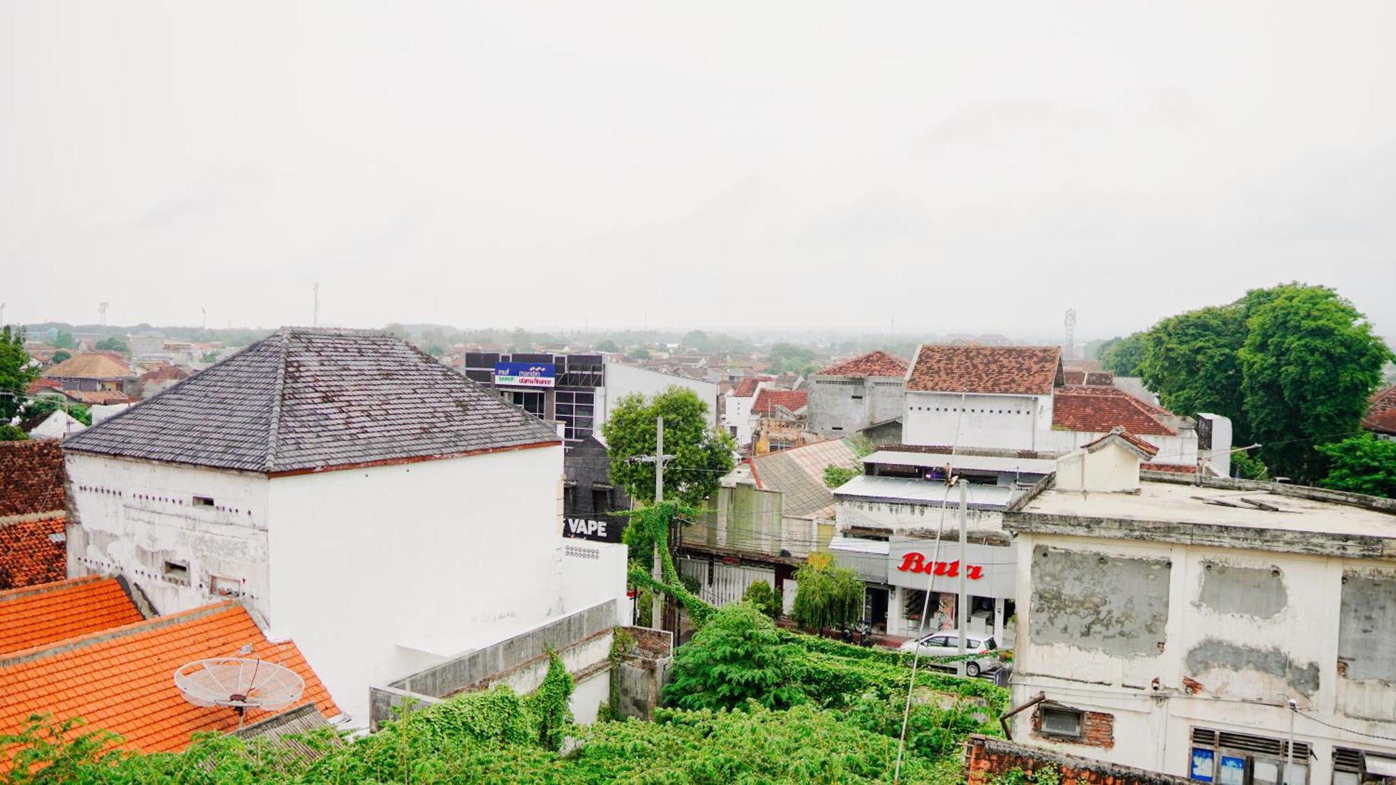 Dormitory Tourism Sritanjung Banyuwangi By Gajahsora Management 外观 照片