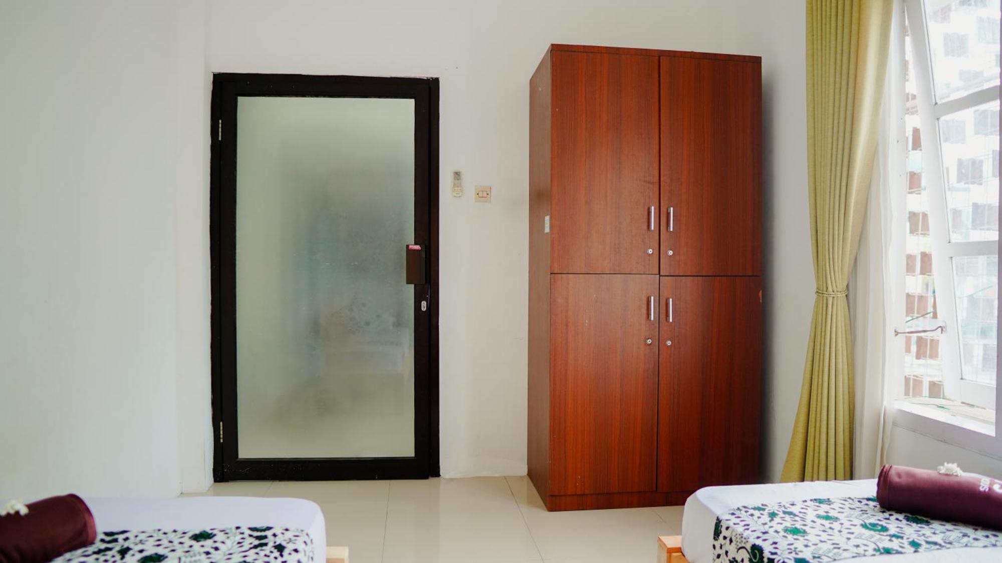 Dormitory Tourism Sritanjung Banyuwangi By Gajahsora Management 外观 照片