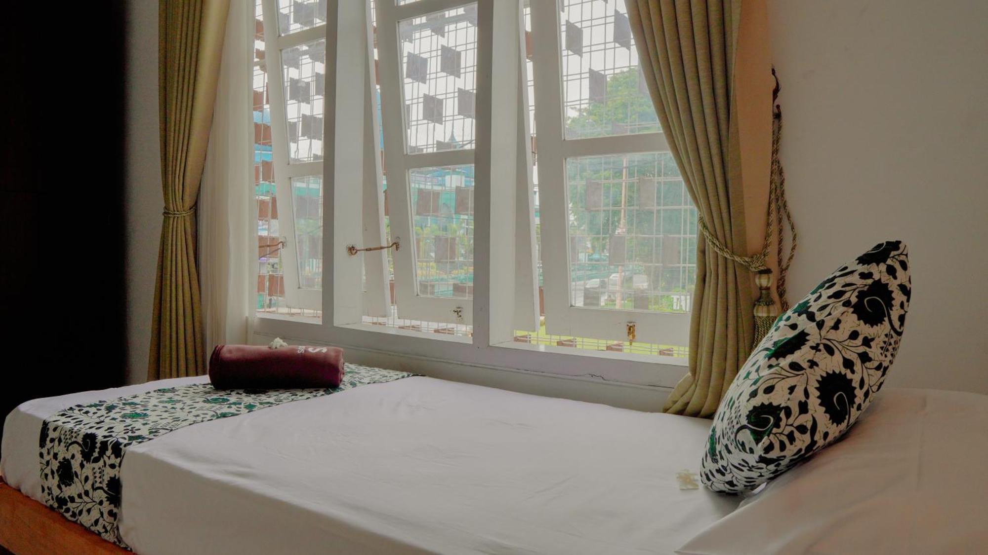 Dormitory Tourism Sritanjung Banyuwangi By Gajahsora Management 外观 照片