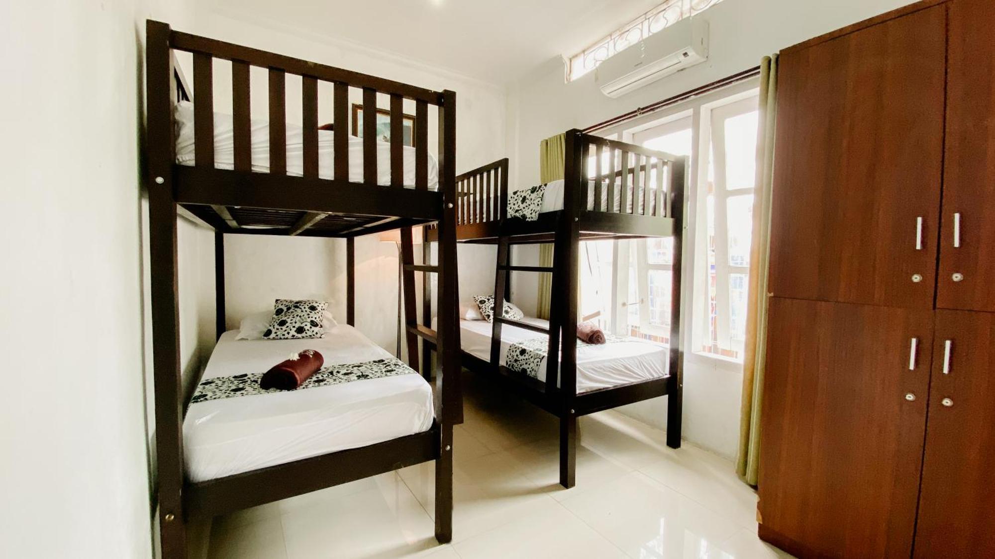Dormitory Tourism Sritanjung Banyuwangi By Gajahsora Management 外观 照片