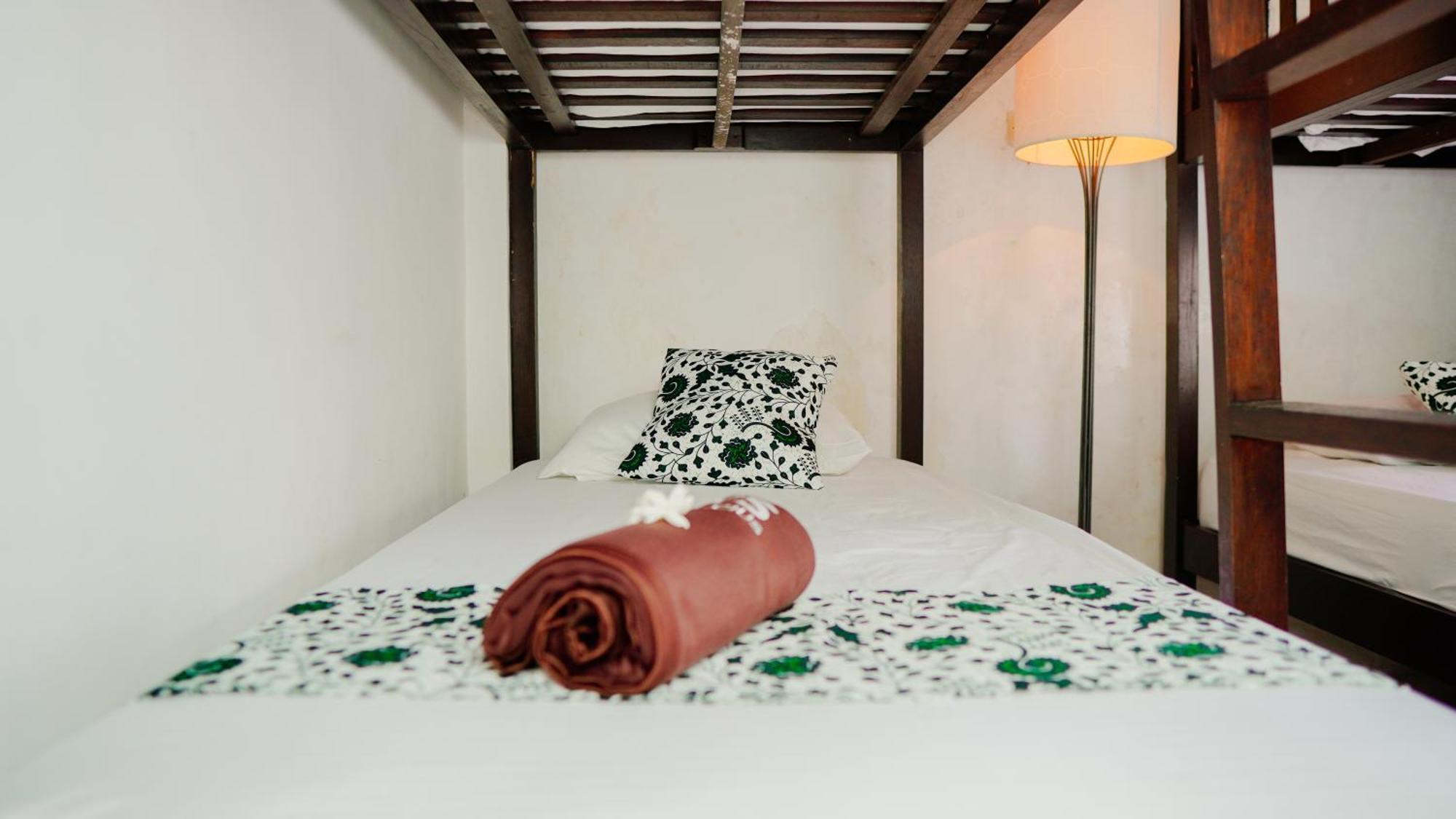 Dormitory Tourism Sritanjung Banyuwangi By Gajahsora Management 外观 照片